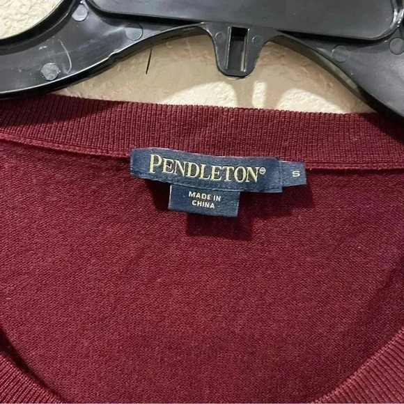 Pendleton Women’s Cardigan Button Up Long Sleeve Sweater Size Small Maroon - Picture 4 of 15